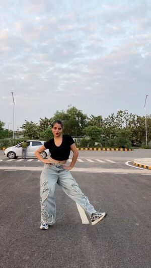 Janhvi Dubey Instagram - Kuch notice kiya kya š
.
.
.
Lucknow #instadaily #instagram ##viral ##explore #trending #page