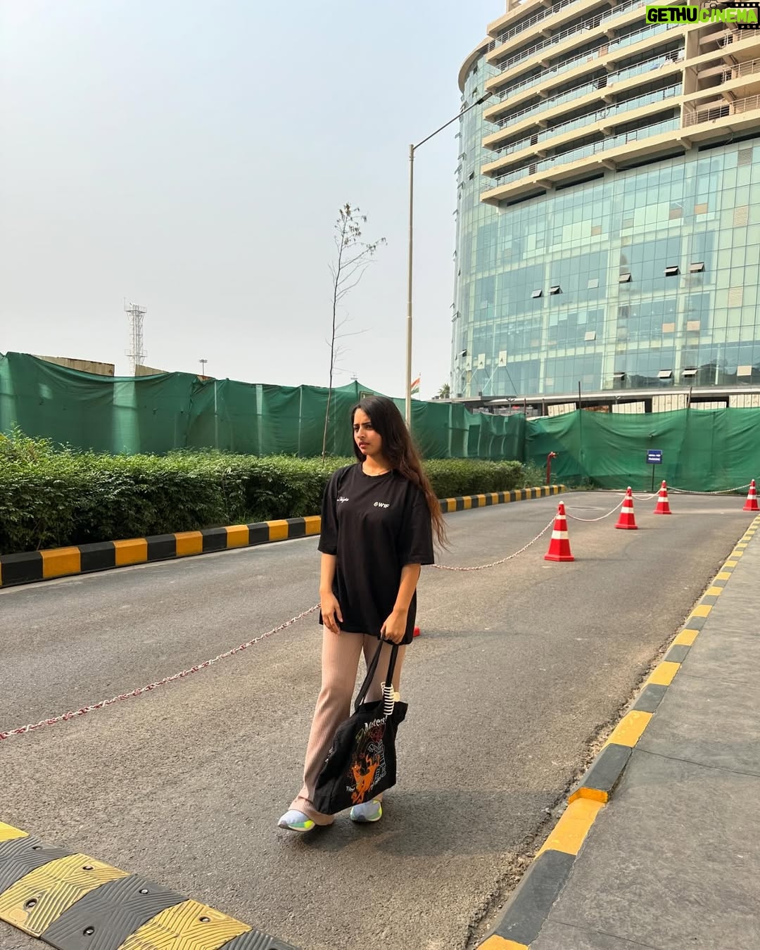 Janhvi Dubey - 45.9K Likes - 😎