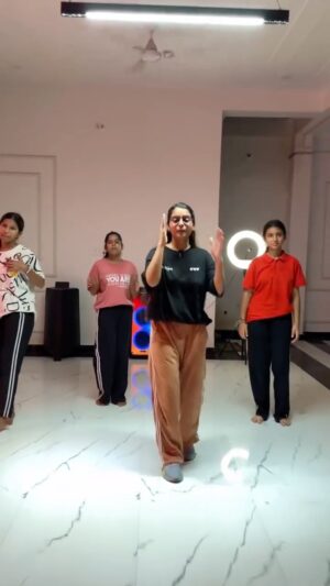 Janhvi Dubey Instagram - Again š
.
.
.
@janhvi_dubey_dance_studeo students explore#trendy #viralvideos