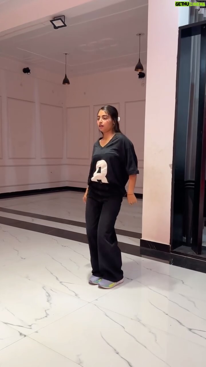 Janhvi Dubey - 177.5K Likes - 