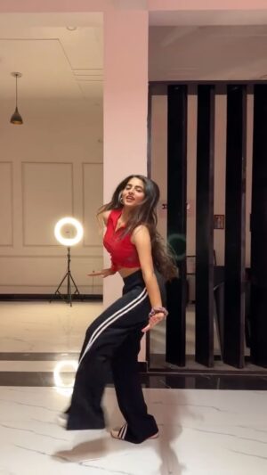 Janhvi Dubey Instagram - Kuch notice kiya kya šļø
.
.
.
Instamood ##inviral##dogsofinstagram @janhv_idubey
