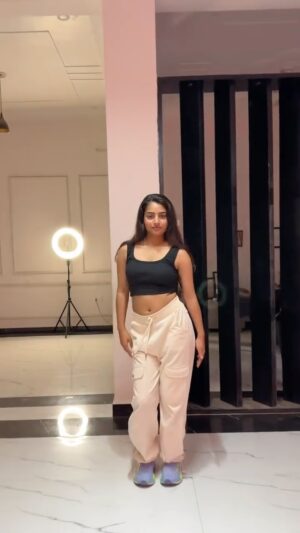 Janhvi Dubey Instagram - Trend š»