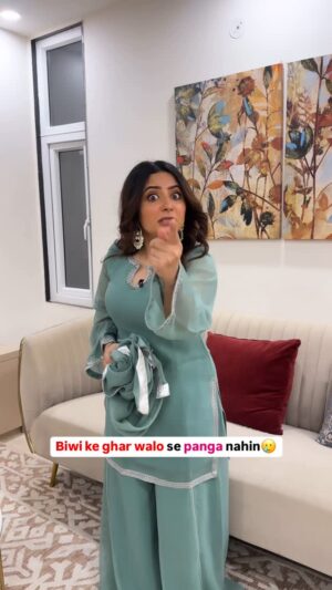 Jasleen Arora Instagram - Aaj to bacch gaya ye😤
.
.
.
[ funny , comedy video , funny video , memes , meme , couple , comedy couple]
.
.
#explore #explorepage #reels #reelsinstagram #couple #memes #comedy #reelsinstagram