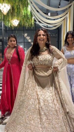 Jasleen Arora Instagram - My bridesmaids💍🧿👰🏻♀️
.
.
#reels #reelsinstagram #explore #explorepage #love #rokafied