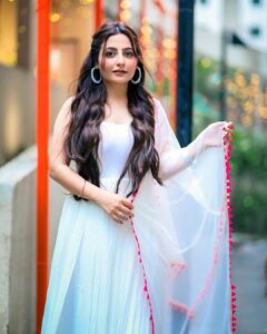 Actress Jasleen Arora HD Photos and Wallpapers November 2021