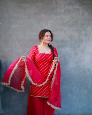 Jasleen Arora Instagram - Punjaban❤️
.
Suit- @nanki.boutique_ 🩷
.
[ suit , punjabi look , punjabi suit , indian wear , dress , traditional, traditional wear , explore , love , suit love ]
.
.
.
#explore #explorepage #suit #love #instagram #picoftheday #indianwear #traditional