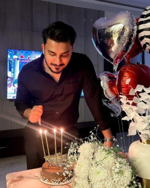 Jasleen Arora Instagram - Thank you for bringing so much happiness to my life. Happy birthday to my favorite man!🌹