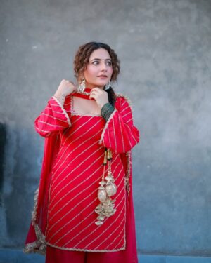 Jasleen Arora Instagram - Punjaban❤️
.
Suit- @nanki.boutique_ 🩷
.
[ suit , punjabi look , punjabi suit , indian wear , dress , traditional, traditional wear , explore , love , suit love ]
.
.
.
#explore #explorepage #suit #love #instagram #picoftheday #indianwear #traditional