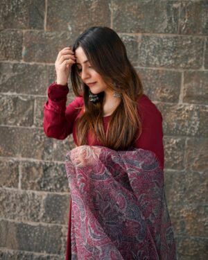 Jasleen Arora Instagram - 🌹🌹
.
.
Wearing- @bhaviniparis 🌹
.
.
#explorepage #explore #love #fashion #indiangirl #indianwear #traditional #suit #instagram #instadaily #instadaily #instalike #instafashion #blogger