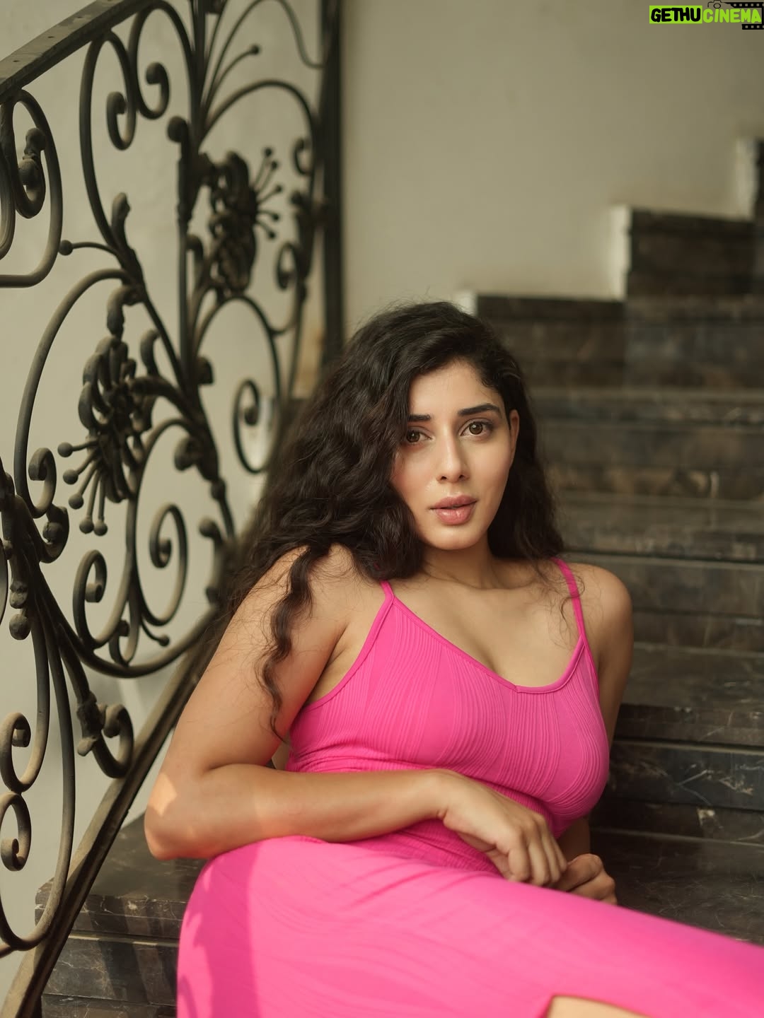 Jasmin Bajwa - 61K Likes - What is done in love is done well💕💕💕💕
•
@infamousfilms00 @niikitkapoormakeovers @houseofmedusa_