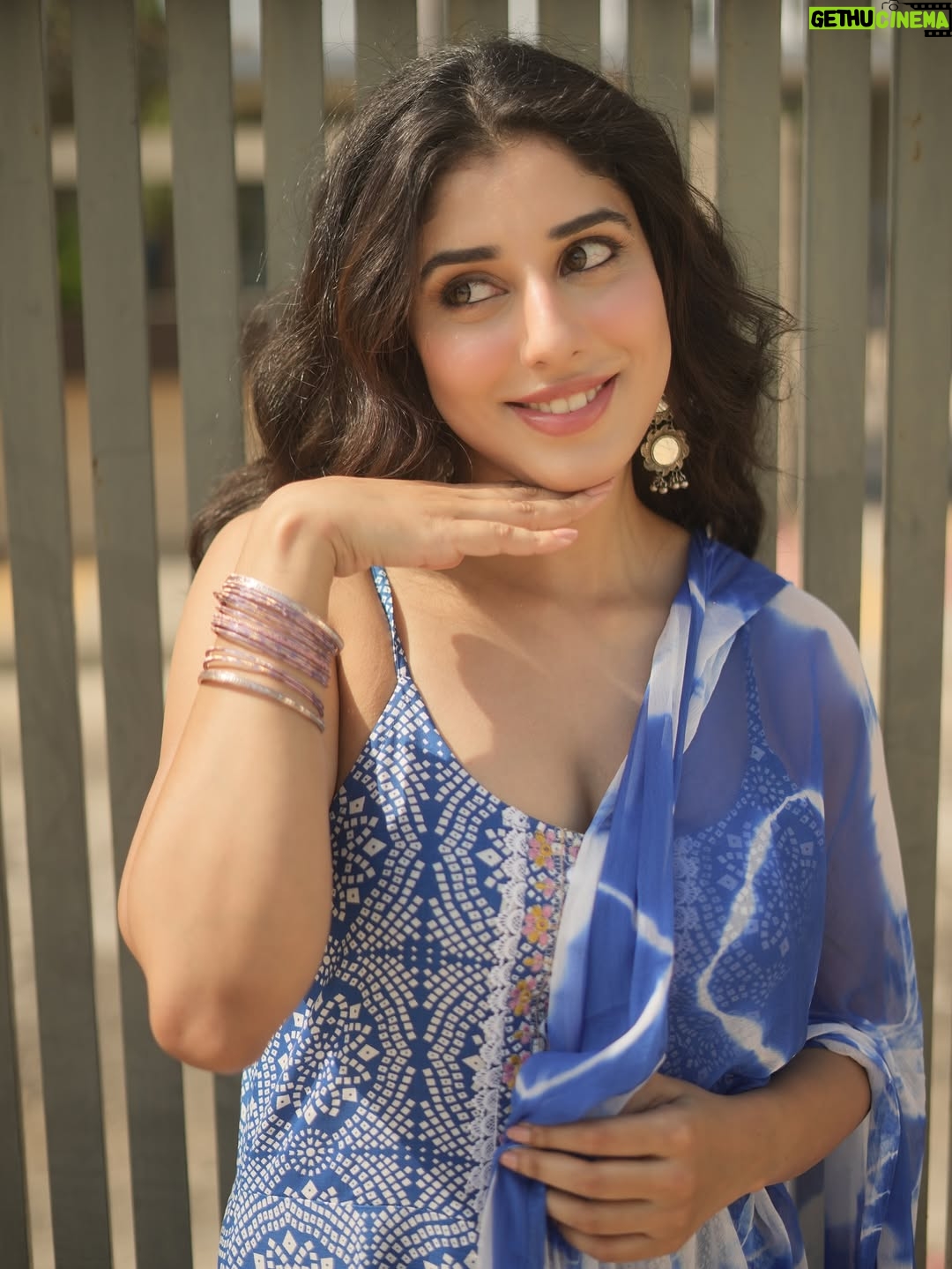 Jasmin Bajwa - 24.2K Likes - In the geography of hearts💙, I still find my way back to you. But will you find yours back to me??
•
#pictures @infamousfilms00