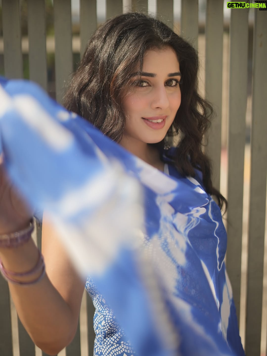 Jasmin Bajwa - 24.2K Likes - In the geography of hearts💙, I still find my way back to you. But will you find yours back to me??
•
#pictures @infamousfilms00