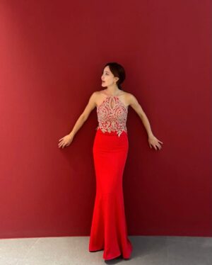 Jasmine Choi Instagram - What a spectacular tour this was with these incredible musicians @sejong_soloists @denissungho , and in such a creative project with the phenomenal writer @werber_officiel together on stage, performing the fantastic new work by @texu_kim . Among our 8 concerts together, it was so lovely to see my idols like @gilshaham_official @cheeyunkim @kimmisook_official and great to meet @jiji_guitar with whom I will perform together soon at @iujsom this fall🤗🎉 

어릴적부터 늘 동경했던 세종솔로이스츠 그리고 오랫동안 함께하고 싶었던 기타리스트 드니성호님과 함께 매일매일 전국을 다니며 공연을 8번이나 하면서 정말 즐거웠습니다. 또 제가 너무나 좋아하는 소설가 베르나르 베르베르를 직접 만나고, 그의 새로 출간한 소설 <키메라의 땅>에 기반해 쓰여진 김택수 작곡가님의 천재적인 곡을 함께하고, 그들의 예술세계를 함께할 수 있다는게 정말 큰 기쁨이었어요. 음악과 문학이 만나고, 동서양이 만나고, 또 매 공연마다 전혀 다른 분위기로 관객 여러분들과 만나면서 삶의 더 큰 그림을 경험할 수 있었던 시간이었습니다. 

그리고. 아직도 애도의 시간을 보내며 힘겨워하는 저에게 직접 달려오셔서 많은 응원과 위로의 메세지를 주신 팬분들 정말 고맙습니다. 어머니가 돌아가신 후 한국에서의 첫 공연들이다 보니. 리허설때도, 공연때도 주체할 수 없이 눈물이 나던 순간들이 있어서 너무 당황스러웠지만. 그런 부분들까지 다 이해해주시고 품어주셔서 진심으로 감사했습니다. 모두 한번쯤은 삶에서 겪게되는 힘든 경험들이라 생각하며 앞으로 더 아름다운 음악으로 보답할게요. 

다음 한국 공연은 10/25-26일 대전예술의전당 @djartscenter , 10/31일 세종예술의전당 @2022sjac 입니다. 곧 만나요🫶🏻😊