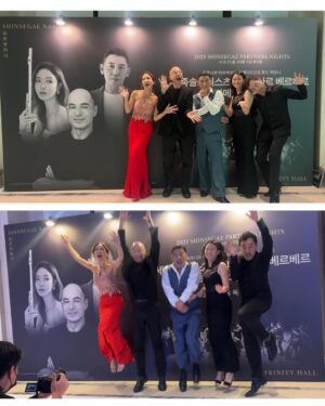 Jasmine Choi Instagram - What a spectacular tour this was with these incredible musicians @sejong_soloists @denissungho , and in such a creative project with the phenomenal writer @werber_officiel together on stage, performing the fantastic new work by @texu_kim . Among our 8 concerts together, it was so lovely to see my idols like @gilshaham_official @cheeyunkim @kimmisook_official and great to meet @jiji_guitar with whom I will perform together soon at @iujsom this fall🤗🎉
어릴적부터 늘 동경했던 세종솔로이스츠 그리고 오랫동안 함께하고 싶었던 기타리스트 드니성호님과 함께 매일매일 전국을 다니며 공연을 8번이나 하면서 정말 즐거웠습니다. 또 제가 너무나 좋아하는 소설가 베르나르 베르베르를 직접 만나고, 그의 새로 출간한 소설 <키메라의 땅>에 기반해 쓰여진 김택수 작곡가님의 천재적인 곡을 함께하고, 그들의 예술세계를 함께할 수 있다는게 정말 큰 기쁨이었어요. 음악과 문학이 만나고, 동서양이 만나고, 또 매 공연마다 전혀 다른 분위기로 관객 여러분들과 만나면서 삶의 더 큰 그림을 경험할 수 있었던 시간이었습니다.
그리고. 아직도 애도의 시간을 보내며 힘겨워하는 저에게 직접 달려오셔서 많은 응원과 위로의 메세지를 주신 팬분들 정말 고맙습니다. 어머니가 돌아가신 후 한국에서의 첫 공연들이다 보니. 리허설때도, 공연때도 주체할 수 없이 눈물이 나던 순간들이 있어서 너무 당황스러웠지만. 그런 부분들까지 다 이해해주시고 품어주셔서 진심으로 감사했습니다. 모두 한번쯤은 삶에서 겪게되는 힘든 경험들이라 생각하며 앞으로 더 아름다운 음악으로 보답할게요.
다음 한국 공연은 10/25-26일 대전예술의전당 @djartscenter , 10/31일 세종예술의전당 @2022sjac 입니다. 곧 만나요🫶🏻😊