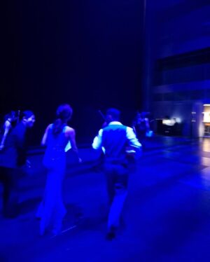 Jasmine Choi Instagram - What a spectacular tour this was with these incredible musicians @sejong_soloists @denissungho , and in such a creative project with the phenomenal writer @werber_officiel together on stage, performing the fantastic new work by @texu_kim . Among our 8 concerts together, it was so lovely to see my idols like @gilshaham_official @cheeyunkim @kimmisook_official and great to meet @jiji_guitar with whom I will perform together soon at @iujsom this fall🤗🎉
어릴적부터 늘 동경했던 세종솔로이스츠 그리고 오랫동안 함께하고 싶었던 기타리스트 드니성호님과 함께 매일매일 전국을 다니며 공연을 8번이나 하면서 정말 즐거웠습니다. 또 제가 너무나 좋아하는 소설가 베르나르 베르베르를 직접 만나고, 그의 새로 출간한 소설 <키메라의 땅>에 기반해 쓰여진 김택수 작곡가님의 천재적인 곡을 함께하고, 그들의 예술세계를 함께할 수 있다는게 정말 큰 기쁨이었어요. 음악과 문학이 만나고, 동서양이 만나고, 또 매 공연마다 전혀 다른 분위기로 관객 여러분들과 만나면서 삶의 더 큰 그림을 경험할 수 있었던 시간이었습니다.
그리고. 아직도 애도의 시간을 보내며 힘겨워하는 저에게 직접 달려오셔서 많은 응원과 위로의 메세지를 주신 팬분들 정말 고맙습니다. 어머니가 돌아가신 후 한국에서의 첫 공연들이다 보니. 리허설때도, 공연때도 주체할 수 없이 눈물이 나던 순간들이 있어서 너무 당황스러웠지만. 그런 부분들까지 다 이해해주시고 품어주셔서 진심으로 감사했습니다. 모두 한번쯤은 삶에서 겪게되는 힘든 경험들이라 생각하며 앞으로 더 아름다운 음악으로 보답할게요.
다음 한국 공연은 10/25-26일 대전예술의전당 @djartscenter , 10/31일 세종예술의전당 @2022sjac 입니다. 곧 만나요🫶🏻😊