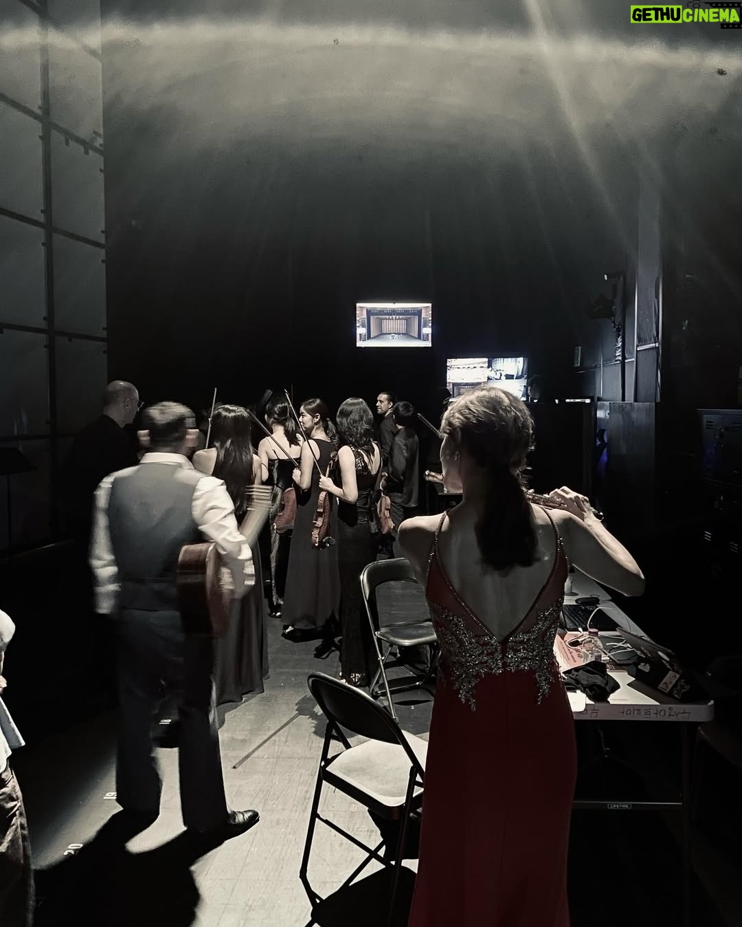 Jasmine Choi - 3.7K Likes - What a spectacular tour this was with these incredible musicians @sejong_soloists @denissungho , and in such a creative project with the phenomenal writer @werber_officiel together on stage, performing the fantastic new work by @texu_kim . Among our 8 concerts together, it was so lovely to see my idols like @gilshaham_official @cheeyunkim @kimmisook_official and great to meet @jiji_guitar with whom I will perform together soon at @iujsom this fall🤗🎉 

어릴적부터 늘 동경했던 세종솔로이스츠 그리고 오랫동안 함께하고 싶었던 기타리스트 드니성호님과 함께 매일매일 전국을 다니며 공연을 8번이나 하면서 정말 즐거웠습니다. 또 제가 너무나 좋아하는 소설가 베르나르 베르베르를 직접 만나고, 그의 새로 출간한 소설 <키메라의 땅>에 기반해 쓰여진 김택수 작곡가님의 천재적인 곡을 함께하고, 그들의 예술세계를 함께할 수 있다는게 정말 큰 기쁨이었어요. 음악과 문학이 만나고, 동서양이 만나고, 또 매 공연마다 전혀 다른 분위기로 관객 여러분들과 만나면서 삶의 더 큰 그림을 경험할 수 있었던 시간이었습니다. 

그리고. 아직도 애도의 시간을 보내며 힘겨워하는 저에게 직접 달려오셔서 많은 응원과 위로의 메세지를 주신 팬분들 정말 고맙습니다. 어머니가 돌아가신 후 한국에서의 첫 공연들이다 보니. 리허설때도, 공연때도 주체할 수 없이 눈물이 나던 순간들이 있어서 너무 당황스러웠지만. 그런 부분들까지 다 이해해주시고 품어주셔서 진심으로 감사했습니다. 모두 한번쯤은 삶에서 겪게되는 힘든 경험들이라 생각하며 앞으로 더 아름다운 음악으로 보답할게요. 

다음 한국 공연은 10/25-26일 대전예술의전당 @djartscenter , 10/31일 세종예술의전당 @2022sjac 입니다. 곧 만나요🫶🏻😊
