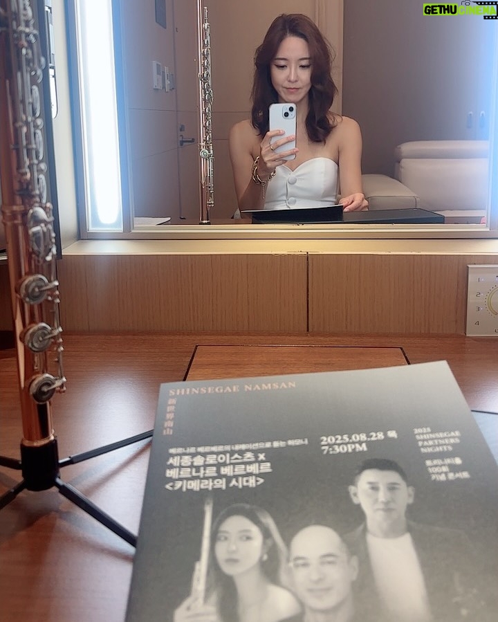 Jasmine Choi - 3.7K Likes - What a spectacular tour this was with these incredible musicians @sejong_soloists @denissungho , and in such a creative project with the phenomenal writer @werber_officiel together on stage, performing the fantastic new work by @texu_kim . Among our 8 concerts together, it was so lovely to see my idols like @gilshaham_official @cheeyunkim @kimmisook_official and great to meet @jiji_guitar with whom I will perform together soon at @iujsom this fall🤗🎉 

어릴적부터 늘 동경했던 세종솔로이스츠 그리고 오랫동안 함께하고 싶었던 기타리스트 드니성호님과 함께 매일매일 전국을 다니며 공연을 8번이나 하면서 정말 즐거웠습니다. 또 제가 너무나 좋아하는 소설가 베르나르 베르베르를 직접 만나고, 그의 새로 출간한 소설 <키메라의 땅>에 기반해 쓰여진 김택수 작곡가님의 천재적인 곡을 함께하고, 그들의 예술세계를 함께할 수 있다는게 정말 큰 기쁨이었어요. 음악과 문학이 만나고, 동서양이 만나고, 또 매 공연마다 전혀 다른 분위기로 관객 여러분들과 만나면서 삶의 더 큰 그림을 경험할 수 있었던 시간이었습니다. 

그리고. 아직도 애도의 시간을 보내며 힘겨워하는 저에게 직접 달려오셔서 많은 응원과 위로의 메세지를 주신 팬분들 정말 고맙습니다. 어머니가 돌아가신 후 한국에서의 첫 공연들이다 보니. 리허설때도, 공연때도 주체할 수 없이 눈물이 나던 순간들이 있어서 너무 당황스러웠지만. 그런 부분들까지 다 이해해주시고 품어주셔서 진심으로 감사했습니다. 모두 한번쯤은 삶에서 겪게되는 힘든 경험들이라 생각하며 앞으로 더 아름다운 음악으로 보답할게요. 

다음 한국 공연은 10/25-26일 대전예술의전당 @djartscenter , 10/31일 세종예술의전당 @2022sjac 입니다. 곧 만나요🫶🏻😊