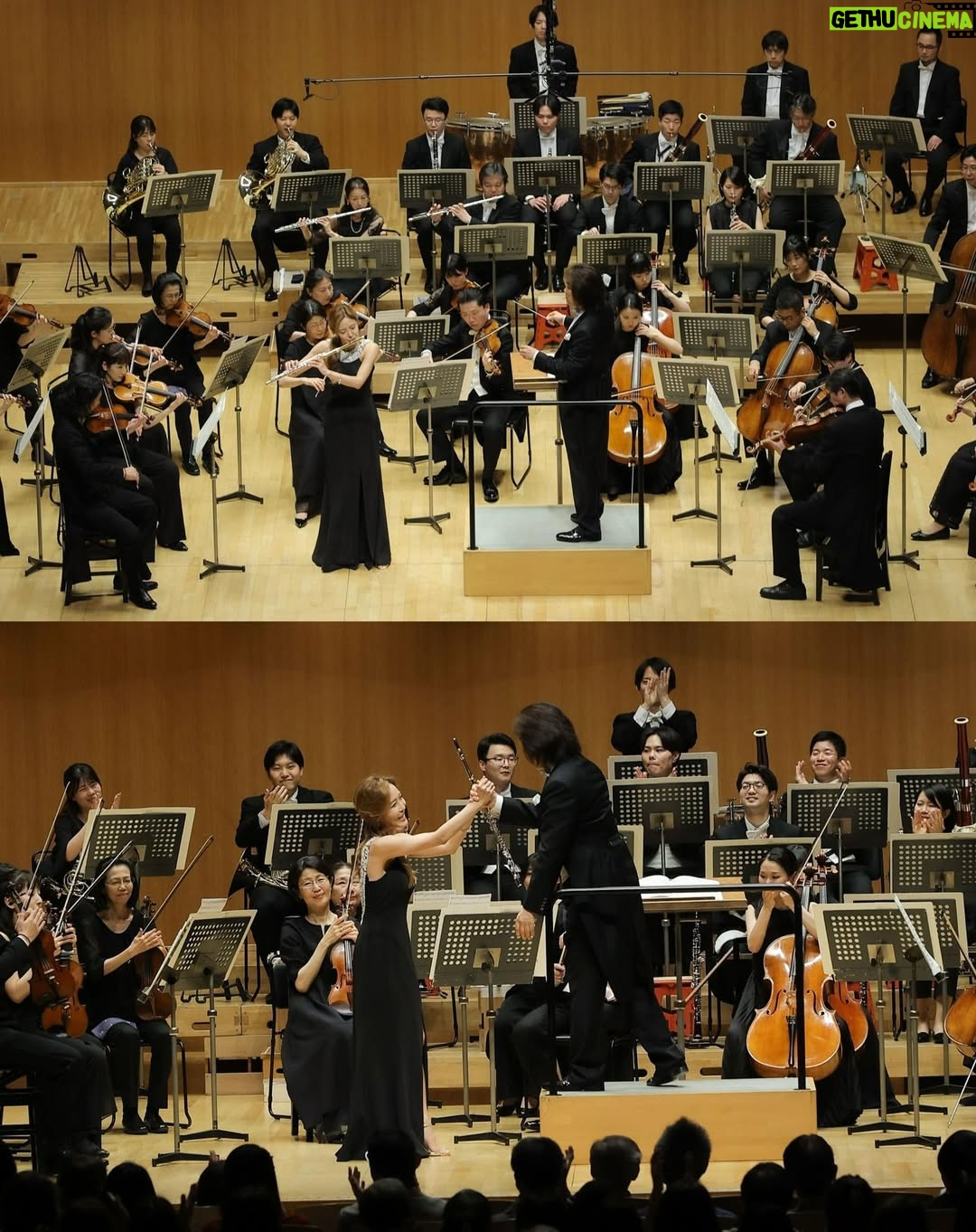 Jasmine Choi - 3.3K Likes - I’ve always deeply admired musicians who found the strength to perform right after losing a parent. I used to think I could never be that strong if it ever happened to me. But then.. it happened.. performing the Mendelssohn concerto just 3 days after mom’s passing.
Long story short, only then I realized it’s not about how strong you are, but you actually have no other choice. And music not only becomes the best way to thoroughly express your troubled soul but it gives you such a tremendous strength you had not imagined possible.
The entire experience was way too overwhelming that I don’t know how to even begin to describe. But I did come to Tokyo straight from mom’s funeral, all in tears, remembering her last words to me which happened to be to “have a great concert in Tokyo”, and performed the very piece that I first heard from her own violin playing when I was a kid.
I will be forever grateful for all the warmest support from friends and fans, and also to these incredible musicians of Pacific Philharmonia Tokyo with maestro Limori- we poured our hearts into this unforgettable concert together. It was a tribute to my mom and to all the moms out there 

엄마가 돌아가신뒤 3일뒤에 일본으로 건너가 멘델스존 협주곡을 온맘다해 공연하던 기억. 눈물이 앞을 가리고 울음이 목에 걸려있던. 그냥 말도안되게 힘든 꿈인가보다 하는 느낌이었는데.. 지금보니까 꿈은 아니었다.. 이제와서 조심스럽게 그날의 기억을 끄집어내 보며..🤧

#memories #unforgettable