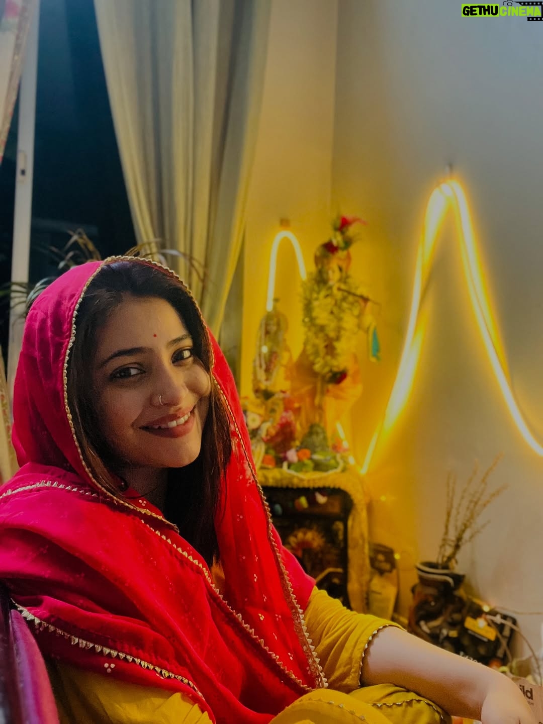 Jasmine Roy - 29K Likes - 🌼🌸 শুভ জন্মাষ্টমী কানাই 🌸🌼

তোমার সৃষ্টিকে তুমি রক্ষা করো 🙏🏻
রাধে রাধে 🪷♥️

#janmashtami2025