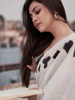 Jasmine Roy Instagram - || আমি আবার তোমার প্রেমে হবো পাগল।||
She : @jasmineroyofficial 🌻
Photography & Execution : @debasishbiswas_photography
Assistant : @shadowphotography_official
#fashion
#fashionphotography
#portraits
#photooftheday
#goodvibes
#mondaymotivation
#thankgodforeverything
#debasishbiswas_photography
#nikonzf