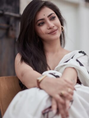 Jasmine Roy Instagram - || আমি আবার তোমার প্রেমে হবো পাগল।||
She : @jasmineroyofficial 🌻
Photography & Execution : @debasishbiswas_photography
Assistant : @shadowphotography_official
#fashion
#fashionphotography
#portraits
#photooftheday
#goodvibes
#mondaymotivation
#thankgodforeverything
#debasishbiswas_photography
#nikonzf