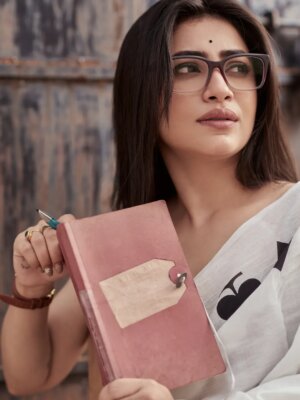 Jasmine Roy Instagram - || আমি আবার তোমার প্রেমে হবো পাগল।||
She : @jasmineroyofficial 🌻
Photography & Execution : @debasishbiswas_photography
Assistant : @shadowphotography_official
#fashion
#fashionphotography
#portraits
#photooftheday
#goodvibes
#mondaymotivation
#thankgodforeverything
#debasishbiswas_photography
#nikonzf