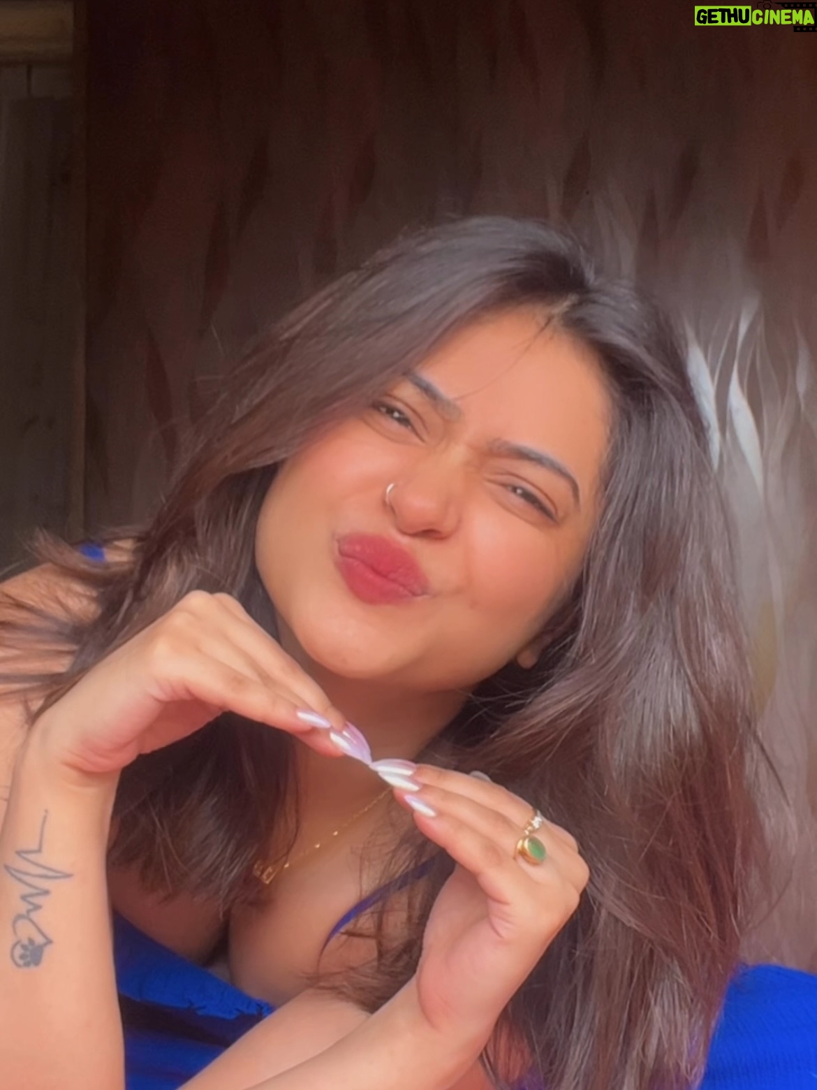 Jasmine Roy - 13K Likes - Life is short, be goofy and free 🤓