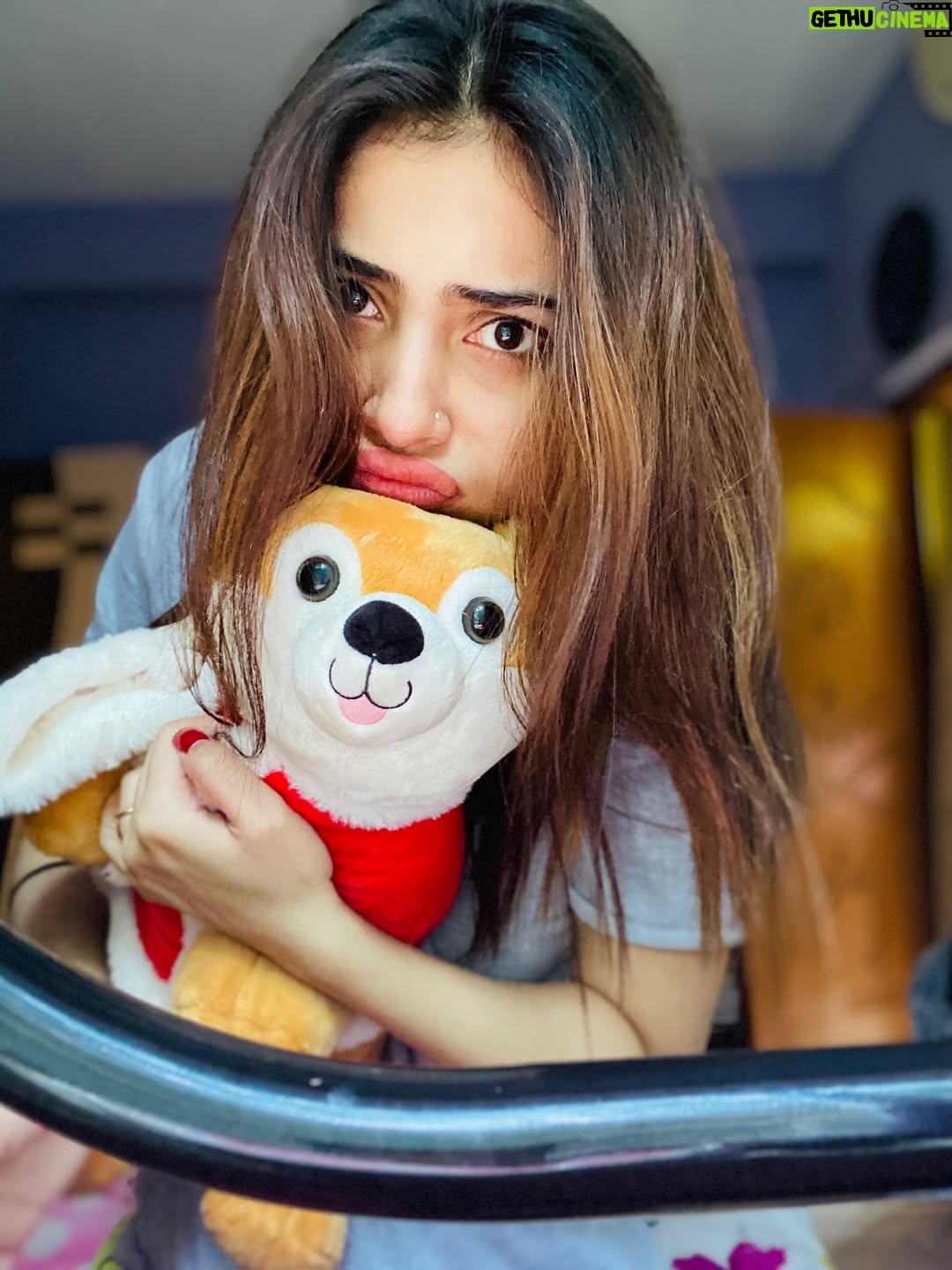 Jasmine Roy - 13K Likes - Life is short, be goofy and free 🤓