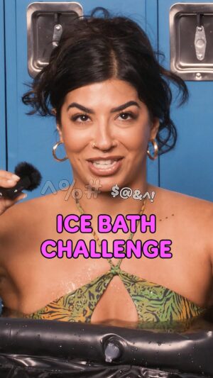 Jasmine Sherni Instagram - Word choices got @jasminesherni_ rethinking everything in Pinkee’s Ice Bath Challenge 🥶⁉️ #icebathchallenge #funnychallenge