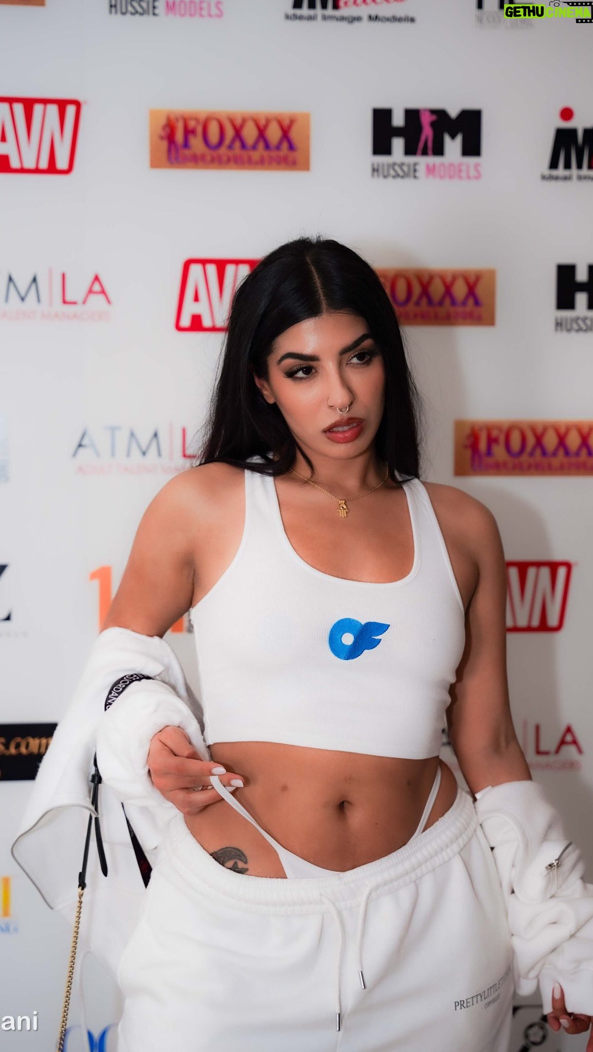 Jasmine Sherni - 6K Likes - did u make eye contact?

Cover photo by @nn.creative 

#trending #mommyissues #viral #reels #explore