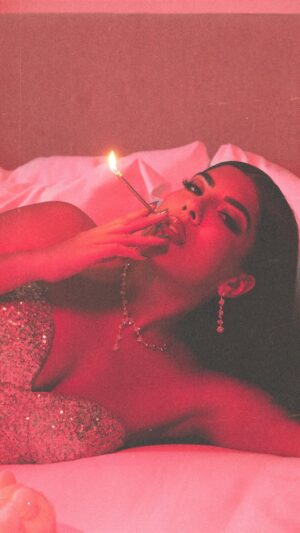 Jasmine Sherni Instagram - Get unready with me & let’s talk about “real content” and my upcoming BDAY!

Tell me. Do you like real films or performances? & can you spot the difference?

Most of the skincare is @sahajanskincare 💕

Cover photo credits
📸 @lokiiproblematic 
Glam @steffyslays 

#getunreadywithme #skincare #explore