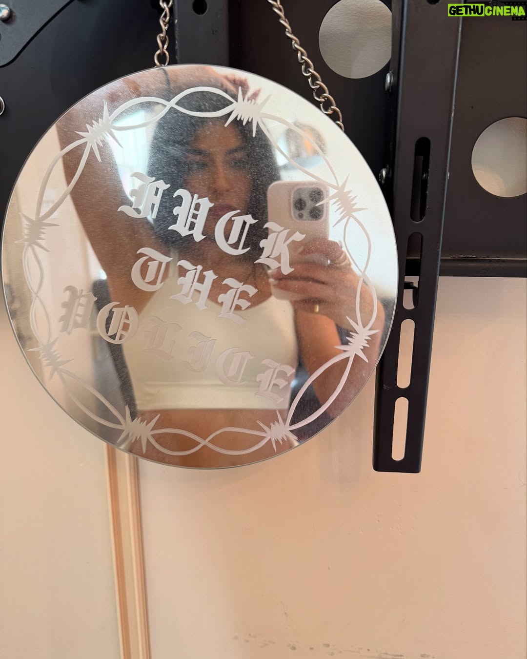 Jasmine Sherni - 8.6K Likes - Swipe for feet.* & smol proofs of life.

*mostly covered, but fully out on the last bc I can’t lie to you like that 

1 📸 @lokiiproblematic 
2 📸 @shelbymarsh2012 
3 📍 @official_rkings 
4-16,20 📍 New Orleans, NYC, Vail, Miami, & various aircrafts
17 @foxyshazam 
18,19 @thenumber12lookslikeyou