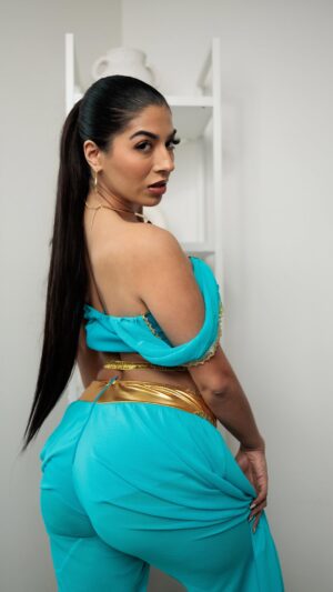 Jasmine Sherni Instagram - can i be your princess?

#trending #viral #reels #explore #Princess