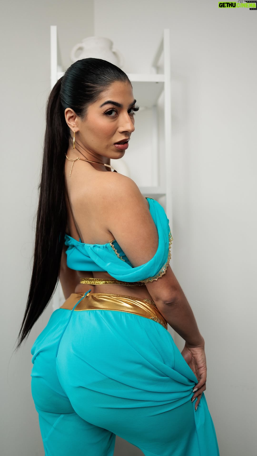 Jasmine Sherni - 15.4K Likes - can i be your princess?

#trending #viral #reels #explore #Princess