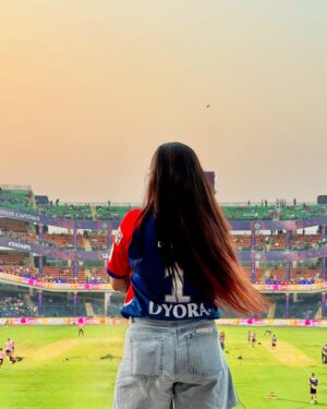 Jaspreet Dyora Instagram - Lassi de nashe kite hoye c sari kudiya ne... Apologies🙏🏻
#ipl #delhi #delhicapitals #dyora #stadium