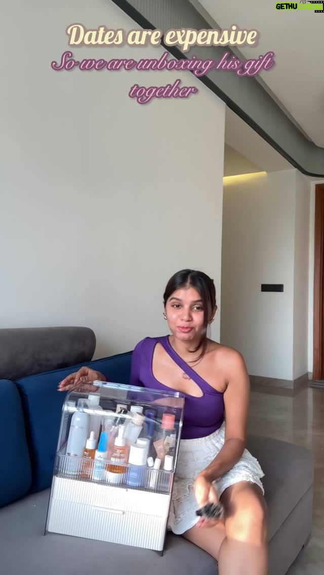Jeetu Sri - 19.5K Likes - Soft launch continues 😌

So I totally believe in getting gifts which is practical & can be used & I wanted this organiser since long so what could be a better gift than a skincare organiser for me 😍 Totally love the quality.

#organiser #skincare #skincareorganizer