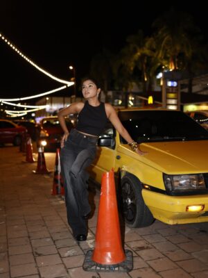 Jeetu Sri Instagram - Who knew Langkawi could serve New York vibes at night? ✨💙✨💙 Also one should never underestimate the power of a good pair of denims @freakinsindia and a little street magic 🪄
#denim #freakins #langkawi #malaysia #newyorkvibes #poses #photoshoot