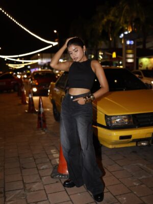 Jeetu Sri Instagram - Who knew Langkawi could serve New York vibes at night? ✨💙✨💙 Also one should never underestimate the power of a good pair of denims @freakinsindia and a little street magic 🪄
#denim #freakins #langkawi #malaysia #newyorkvibes #poses #photoshoot