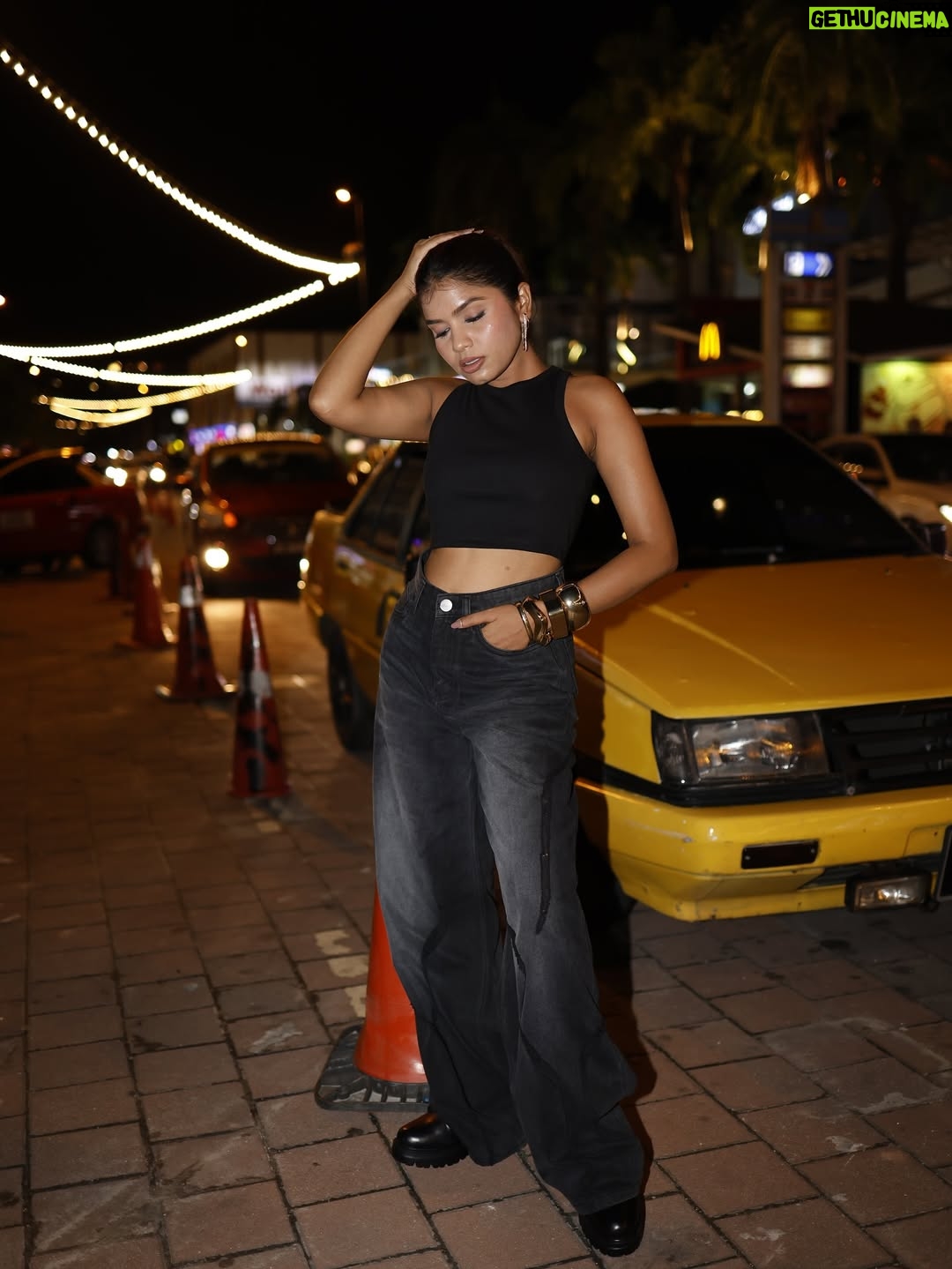 Jeetu Sri - 12.2K Likes - Who knew Langkawi could serve New York vibes at night? ✨💙✨💙 Also one should never underestimate the power of a good pair of denims @freakinsindia and a little street magic 🪄

#denim #freakins #langkawi #malaysia #newyorkvibes #poses #photoshoot