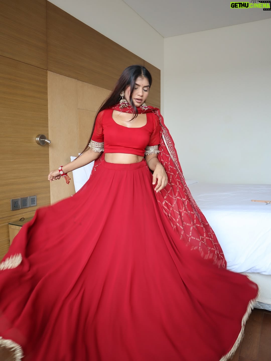 Jeetu Sri - 13.3K Likes - Red lehenga   simple hair   subtle makeup… bas, aur kya chahiye life mein? 😌
Like seriously, who even needs extra drama when the colour red itself is a full statement 🔥
Try hating this look… I’ll wait. 😉

Outfit from @sonalibansalofficial 

#red #redlehenga #shaadi #lehengalove