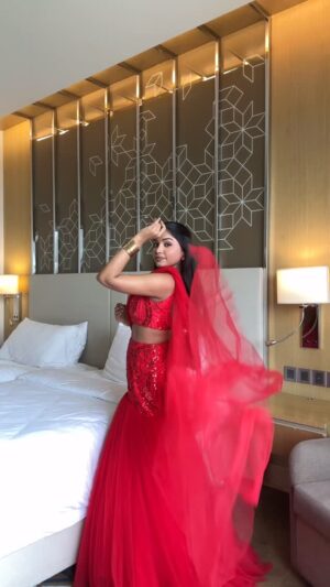 Jeetu Sri Instagram - Yay or nay for this look?
Outfit @labelnityatara
#grwm #lehengasaree #red