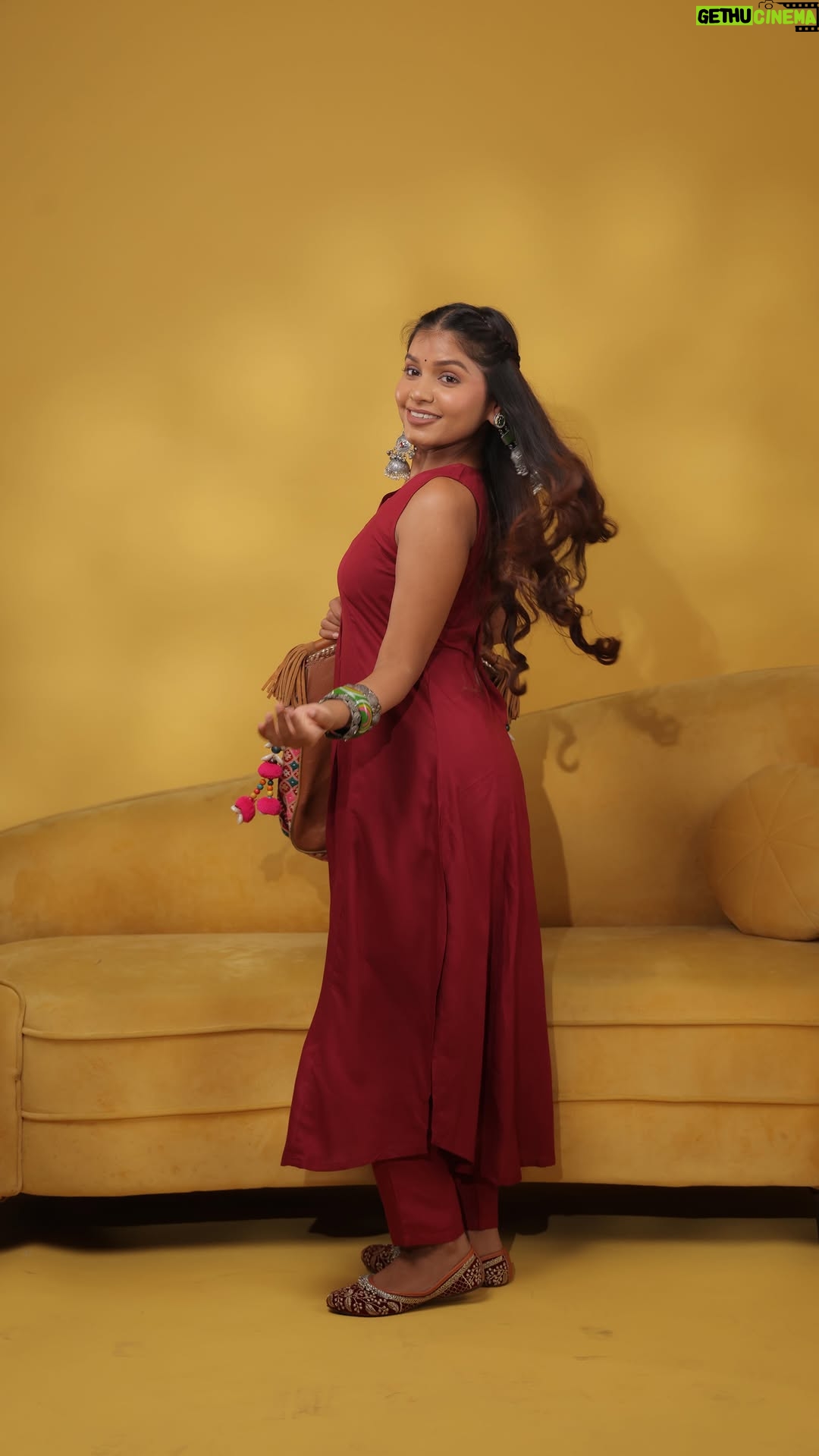 Jeetu Sri - 51.4K Likes - Flipkart se do looks ready kiye hain… but ab tum decide karo, kaunsa zyada slay kar raha hai? 1 ya 2? Waiting for your vote below 👇 

#FlipkartFavs #FlipkartDripCheck #KeepFlippin #FlipkartStyleGuide #FlipkartTrendIn #FlipkartFashion #Desicore  #ReStyledWithFlipkart #FlipMyVibe 

#ad #collab