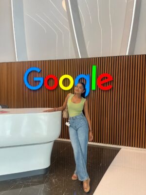 Jeetu Sri Instagram - If someone had told that little girl, the one who sat silently in class, too scared to raise her hand, the one who was called a failure, made to feel invisible, that one day she’d be invited to the Google office as a YouTube creator…
She would’ve smiled in disbelief, maybe even cried.
Yesterday, that girl lived her dream.
I walked into a space where people knew my name, where I felt seen, heard, and valued, not for pretending to be someone else, but for showing up every day as me.
It wasn’t just about visiting the Google office. It was about everything I carried with me years of self-doubt, silent tears, endless hustle, the fear of not being enough, all standing tall with pride.
From recording on my phone in a quiet room to making real friends in the creator space, sharing my story, and holding that YouTube lamp in my hands,this moment was nothing short of magical. ✨
This is not just a photo. This is a reminder to her, to me, to you, that no matter how lost or unseen you feel today, your light will find its place.
And when it does, it’ll shine for everyone to see.
@youtube @youtubecreatorsindia
#FromSilenceToStrength #YouTubeCreatorCollective #GoogleOfficeDreams #HealingThroughCreating