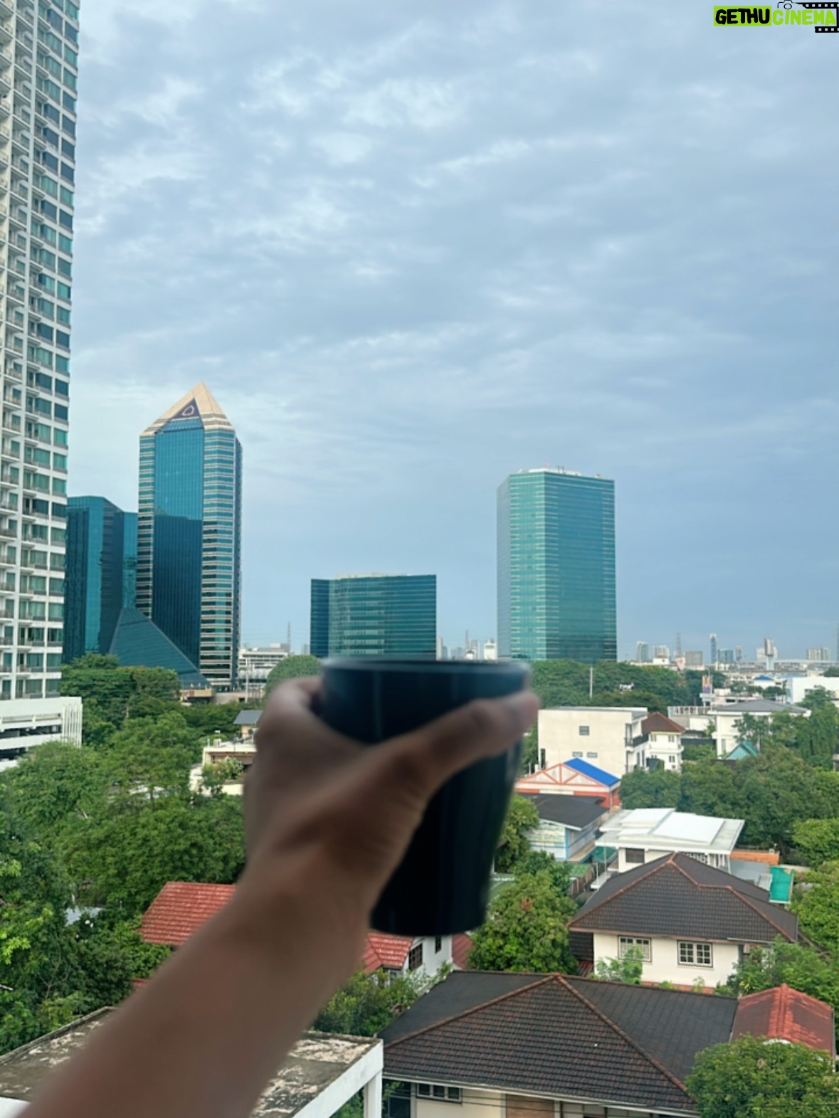 Jeetu Sri - 13.8K Likes - Didn’t explore much, didn’t plan much just went with the flow 🌸✨ A little shopping, a lot of chilling, and some sweet moments here & there 💕 Thailand, you were soft and sunny in all the right ways ☀️

#thailand #thailanddiaries #trip #thailanddiaries