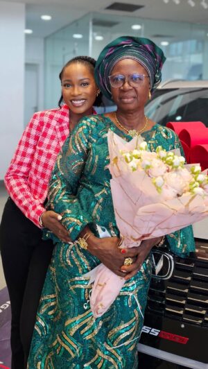 Jemima Osunde Instagram - Welcome to the Mikano family my mummy and HAPPY BIRTHDAY 🥹😍😍🥰❤️❤️❤️❤️❤️❤️
I love you so so much! 🥰
Please wish my mummy a happy birthday and tell her welcome to the fammm😁😁😁💃🏽💃🏽🎉🎉🎉
Shout out to everyone @mikanomotors , my daddy, amazing friends Adaobi and Angel for pulling this off seamlessly 😂🤣 mummy was speechless!
Funky Jummy X Mikano Motors 🚀🚀🚀🙌🏾💃🏽❤️
#HappyBirthdayMummy #MikanoBaby #MikanoMummy