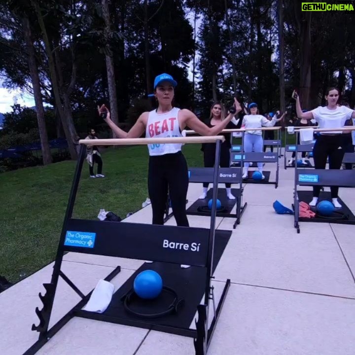 Jennifer Arenas - 3 Likes - 1. Probando @theorganicpharmacy.co 🙋‍♀️
2. Cuidando el instrumento con #barrefitness 
3. Que no falte la pose💜
4. Buen fotógrafo el de #organicphamacy 😂
5. Antes de sudar 💧
6. ¿Cuál eligen? 💙
7. La belleza esta en los detalles 🌸
8. Lo que me espera😁
9. Entendiendo la magia✨️✨️

#productosnaturales #organic #faciales #bogota #actriz #ejercicio #jenniferarenas #cuidadofacial #colombia