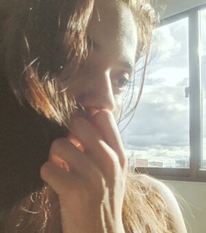 Jennifer Arenas Instagram - Se siente intenso estar vivo ❤️🔥💫🦋👁
Being alive feels intense.”
#jenniferarenas #miercoles