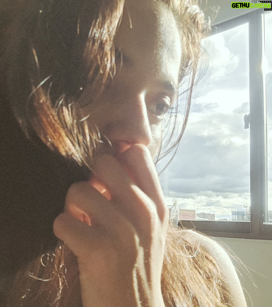 Jennifer Arenas - 3 Likes - Se siente intenso estar vivo ❤️‍🔥💫🦋👁 
Being alive feels intense.”

#jenniferarenas #miercoles