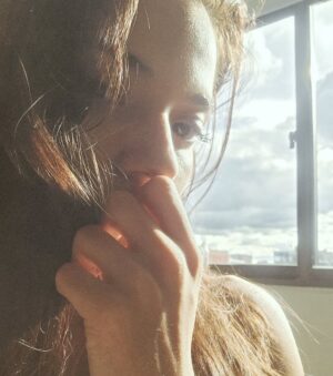 Jennifer Arenas Instagram - Se siente intenso estar vivo ❤️🔥💫🦋👁
Being alive feels intense.”
#jenniferarenas #miercoles