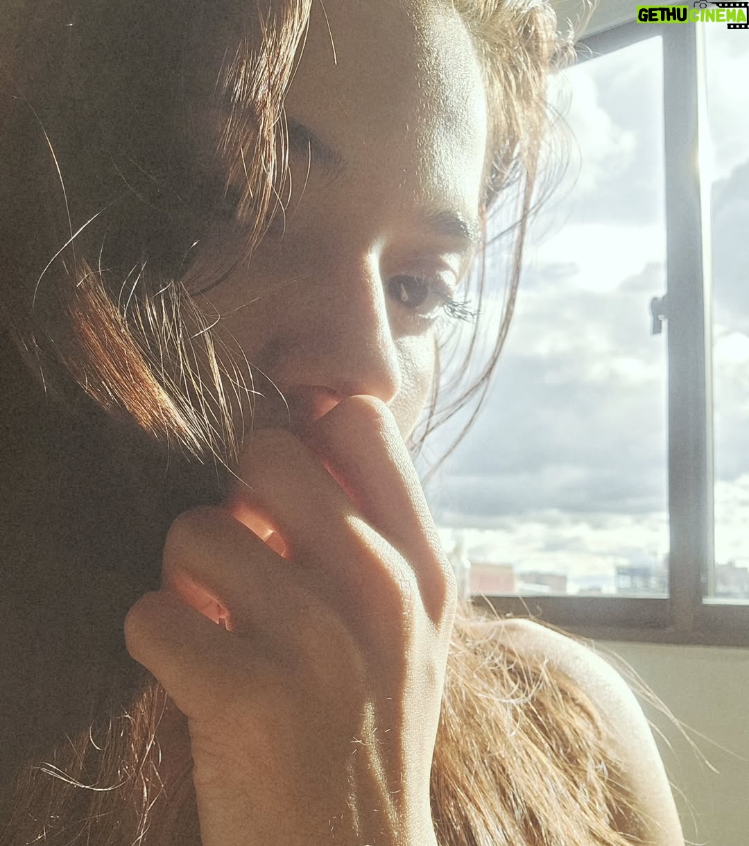Jennifer Arenas - 3 Likes - Se siente intenso estar vivo ❤️‍🔥💫🦋👁 
Being alive feels intense.”

#jenniferarenas #miercoles